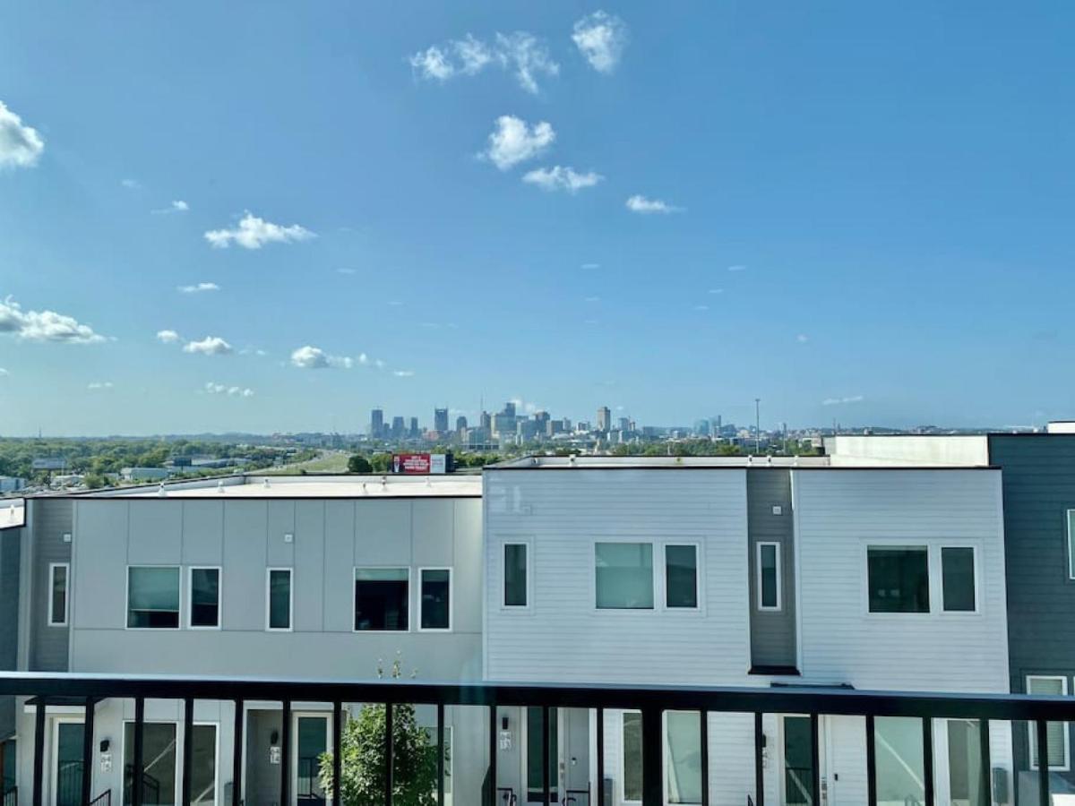 Big New And Modern With Skyline View Mural And Ping Pong Nashville Exterior foto